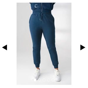 Balance: THE MANTRA PANT NAVY MOON SZ MEDIUM